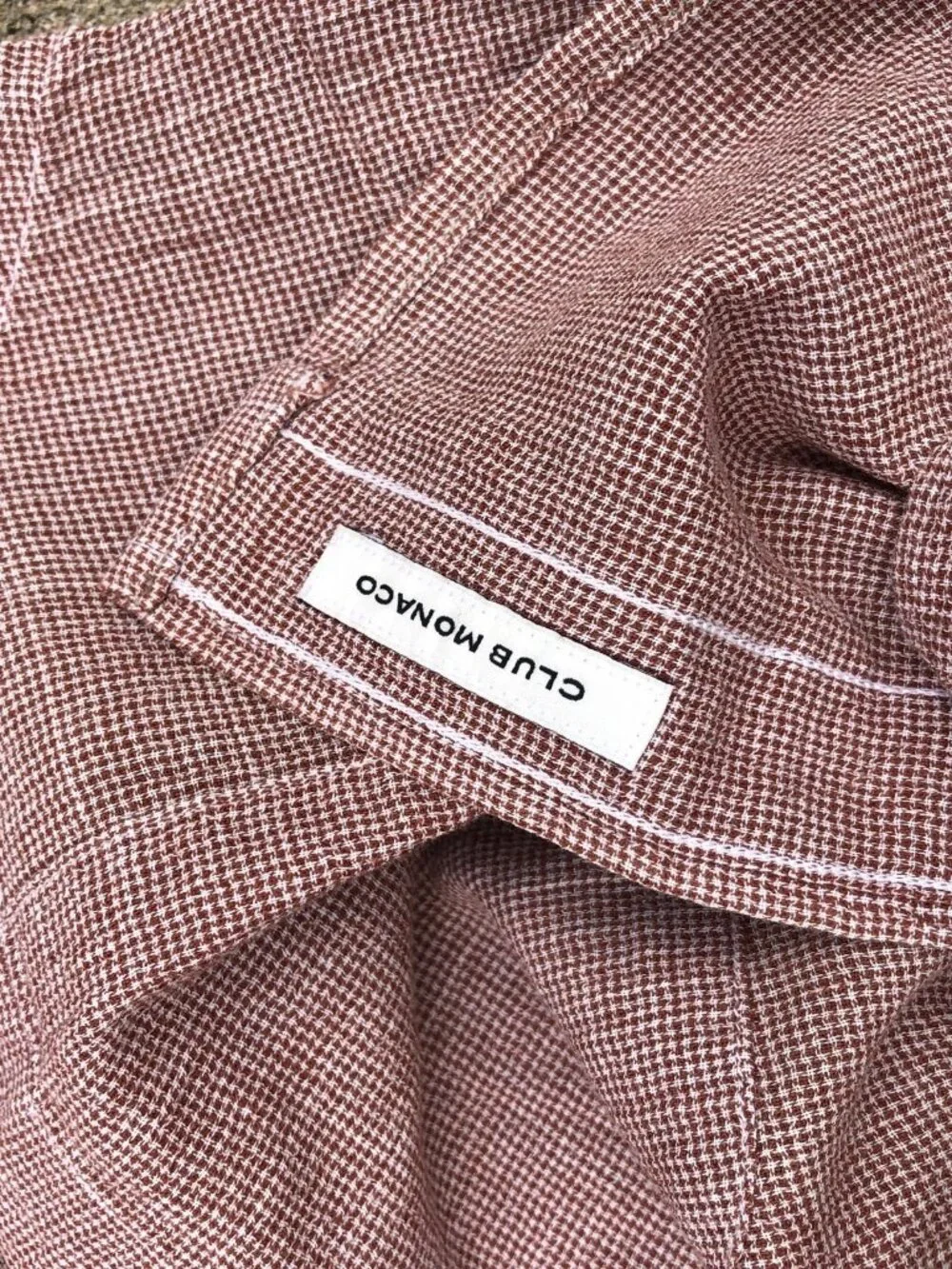 CLUB MONACO Texture Button Down Shirt Men's MEDIUM Standard Fit Red Long Sleeve